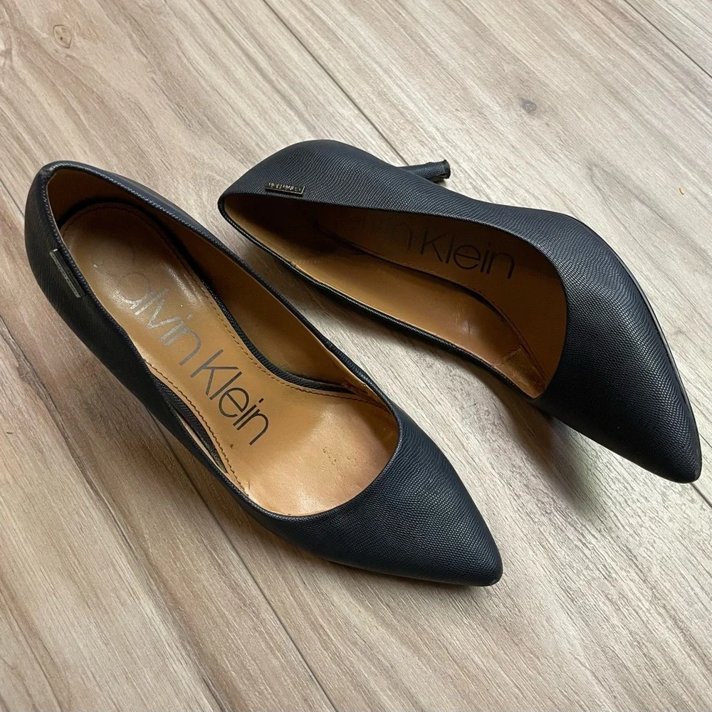 Calvin Klein Gayle Pointed-Toe Pump
